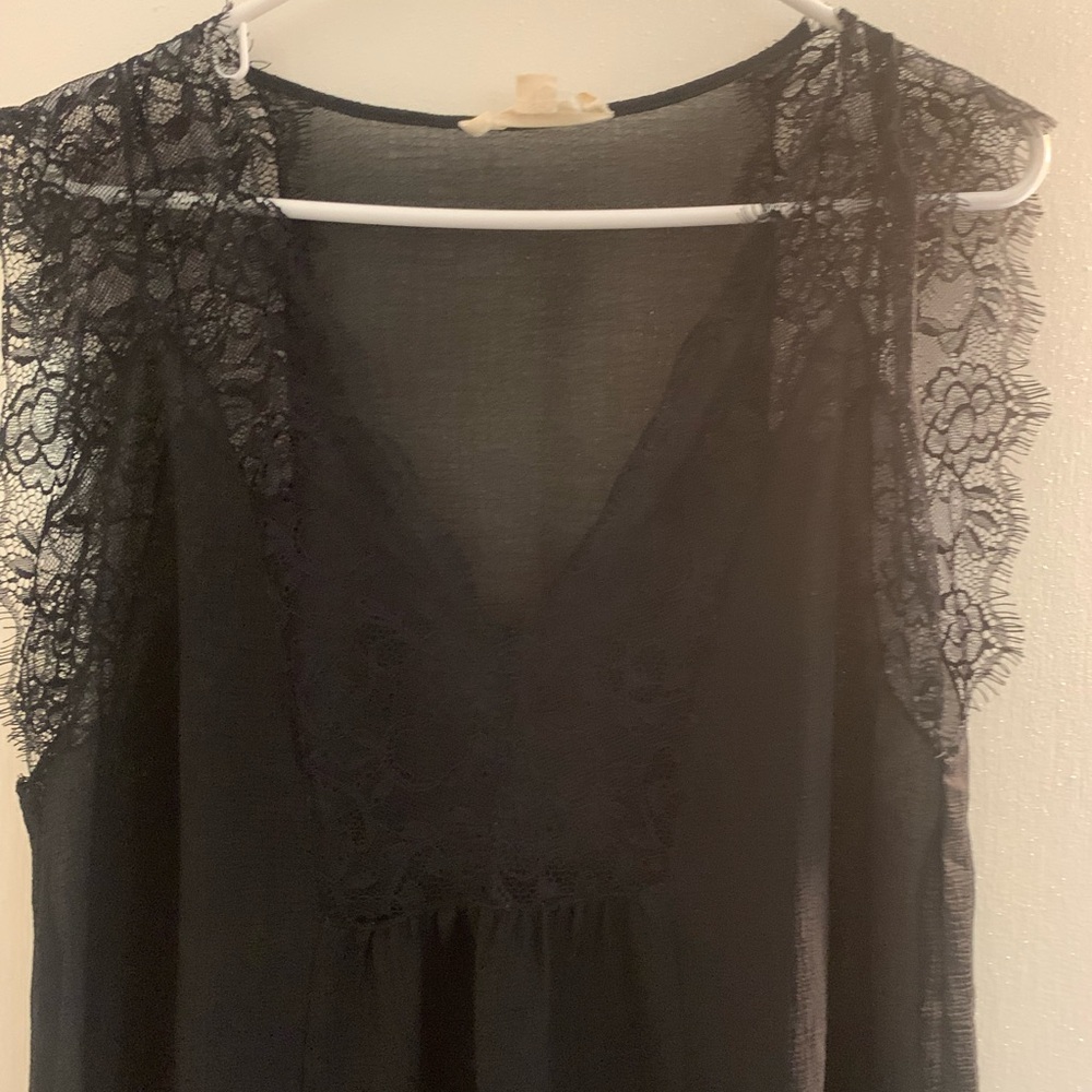 Lovestich Black Lace Top with Connected Shelf Liner - Picture 5 of 6